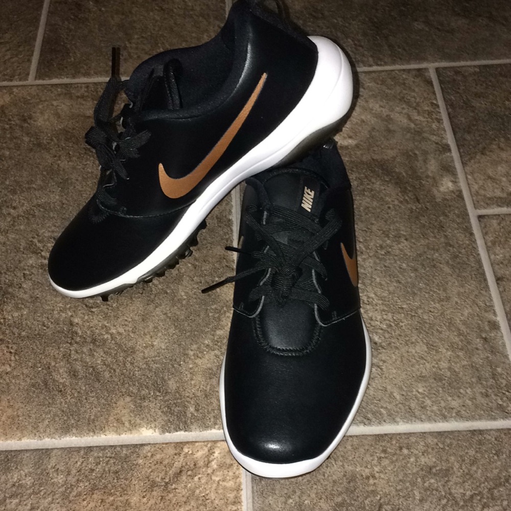 Women’s Roshe G tour Nike golf shoes